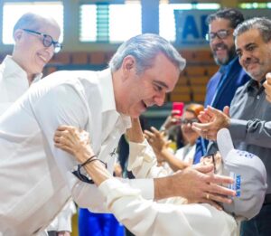 Abinader envía mensaje de esperanza a los dominicanos ante llegada del Año Nuevo
