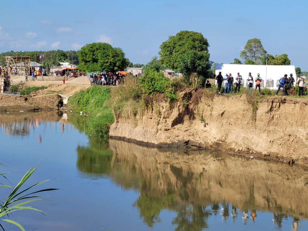 Construcción del canal sobre río Masacre avanza de forma lenta