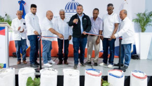 Gobierno inaugura Centro de Acopio para la Comercialización de la Sal en Montecristi