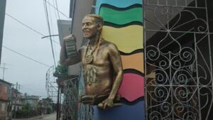 Quitan escultura de Tekashi 6ix9ine en Cuba
