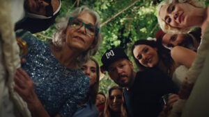 ¿Regresa Calle 13? Residente da pistas en su nueva canción
