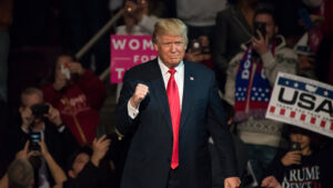 Trump lanza un llamado a la unidad de EEUU tras su victoria en Iowa
