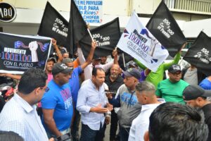 Transportistas Santiago piden intervención INTRANT