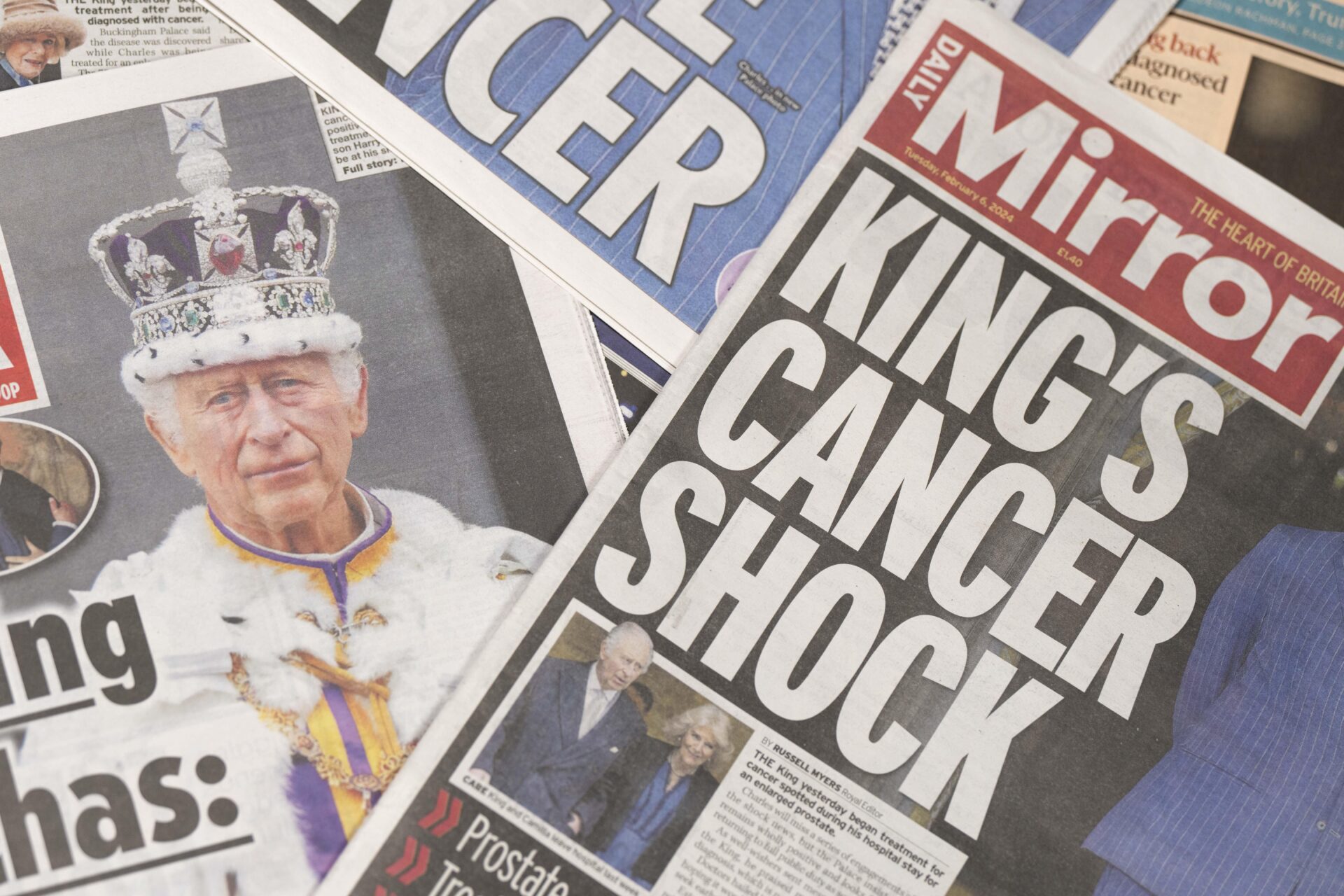 Toda la prensa británica está centrada en la salud de Carlos III