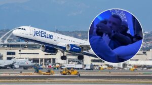 Pasajero borracho de JetBlue es retenido por otros viajeros