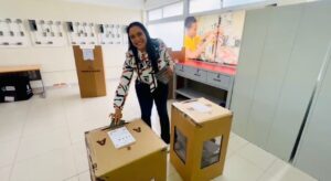 Isha Cabrera candidata a diputada de Ultramar, reafirma compromiso votando 3