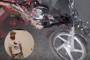 Motorista pierde la vida en choque contra patana en La Romana