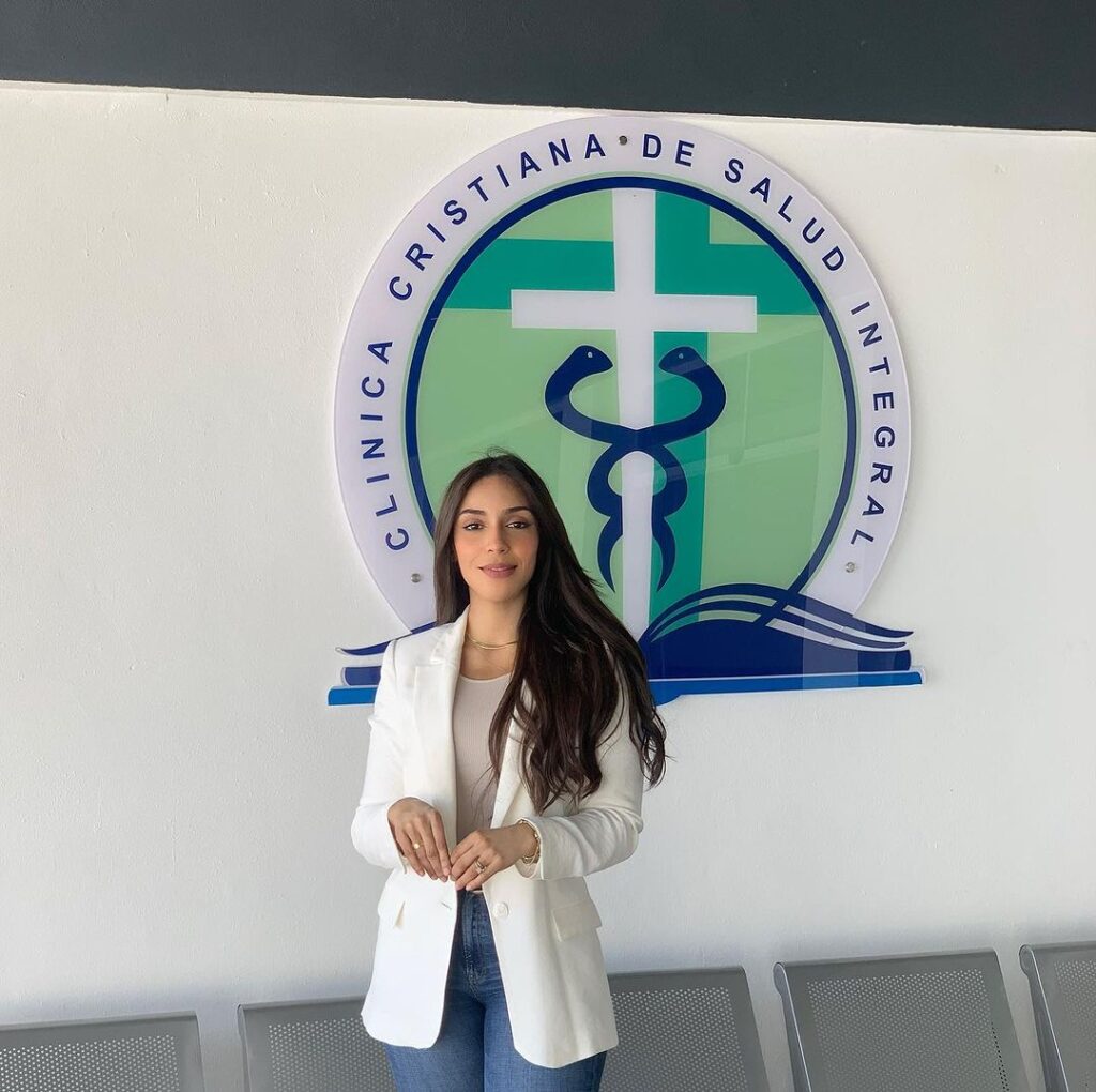 Doctora Odette Canario, directora médica del centro de la salud