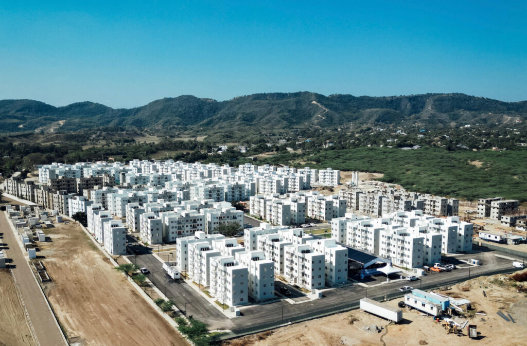 Plan Mi Vivienda entrega 300 nuevos apartamentos en Hato del Yaque