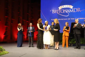 Premiación de la categoría Junior en la edición BritchamDR YMoCA 2022