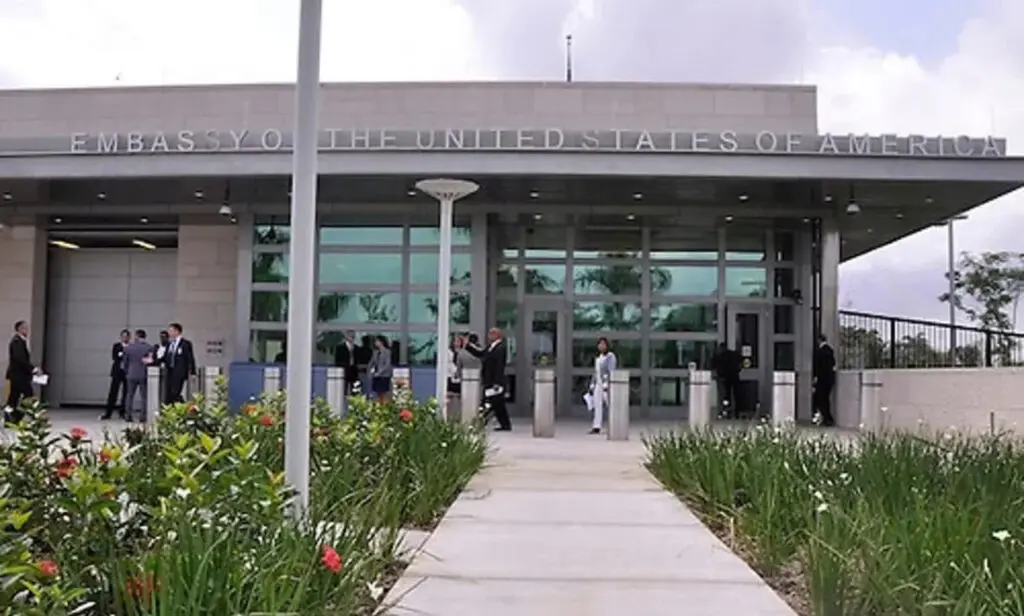 Fachada de la Embajada de Estados Unidos en Haití