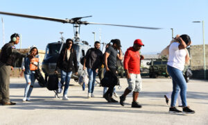 Ciudadanos dominicanos siendo evacuados de Haití (Foto: Mirex)