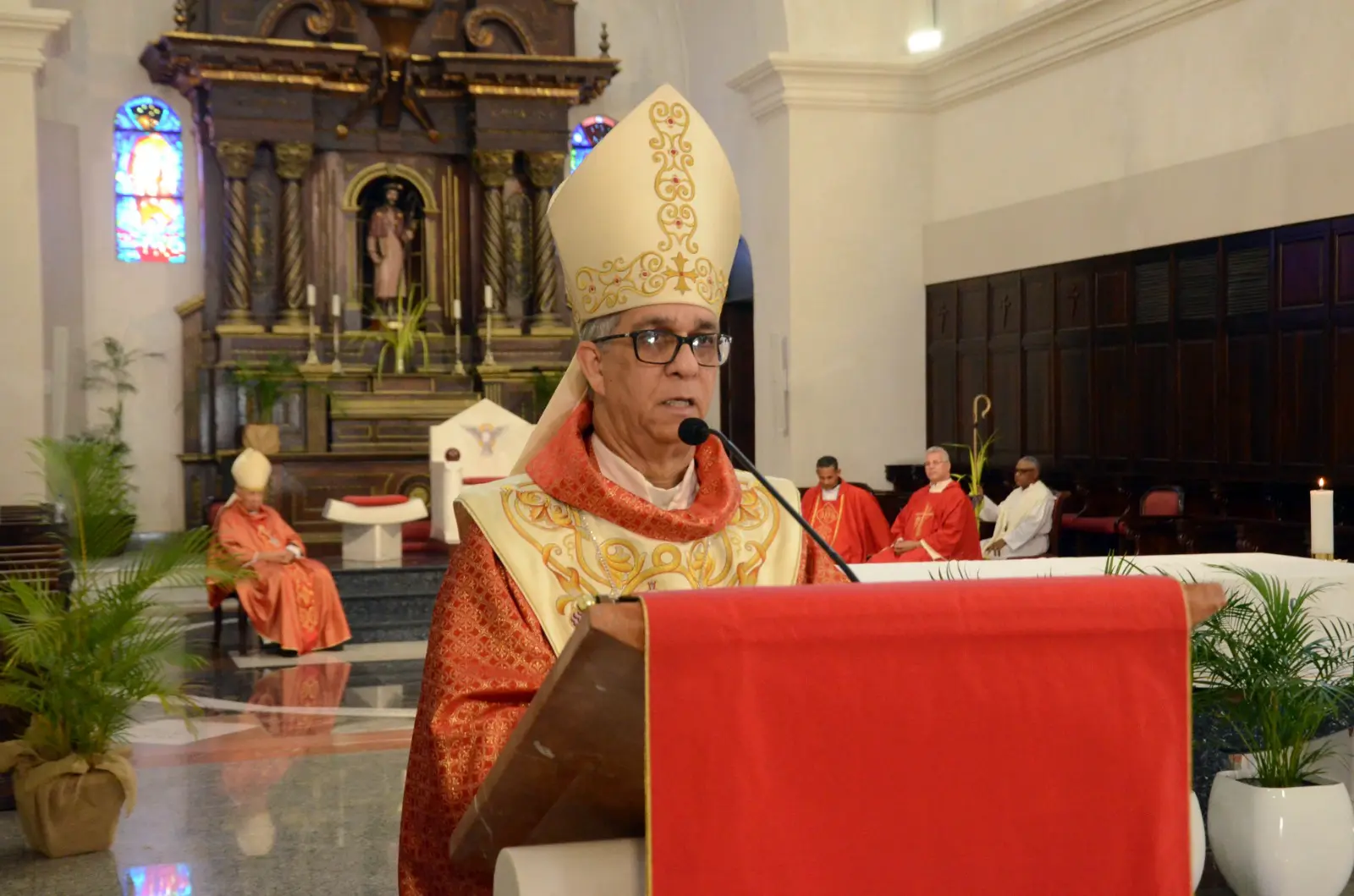 El Arzobispo de Santiago pide solidaridad ante el desangre de Haití