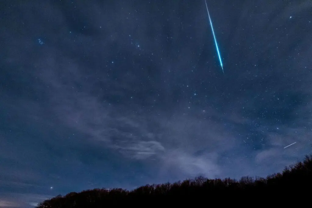 El cometa "diablo" ya es visible en el cielo nocturno en todo el hemisferio norte