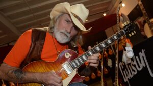 Muere el legendario guitarrista Dickey Betts