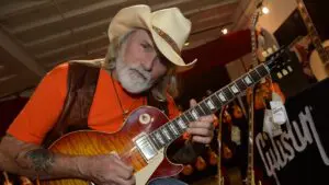 Muere el legendario guitarrista Dickey Betts