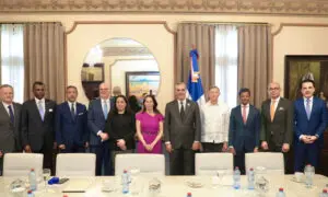 Presidente Luis Abinader y 10 embajadores de diferentes países