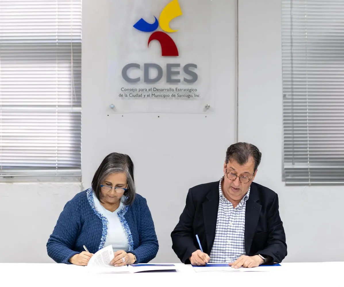 Firman convenio para transformar Santiago en metrópolis de la moda y...