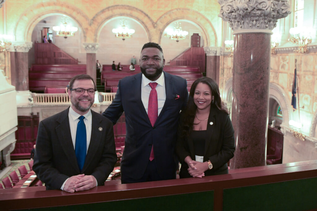 Senado de Nueva York honra a David Ortiz