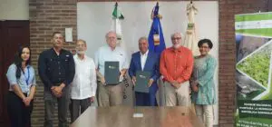 Jardín Botánico e IDDI Firman Acuerdo para Conservar Plantas Endémicas en Parque Nacional