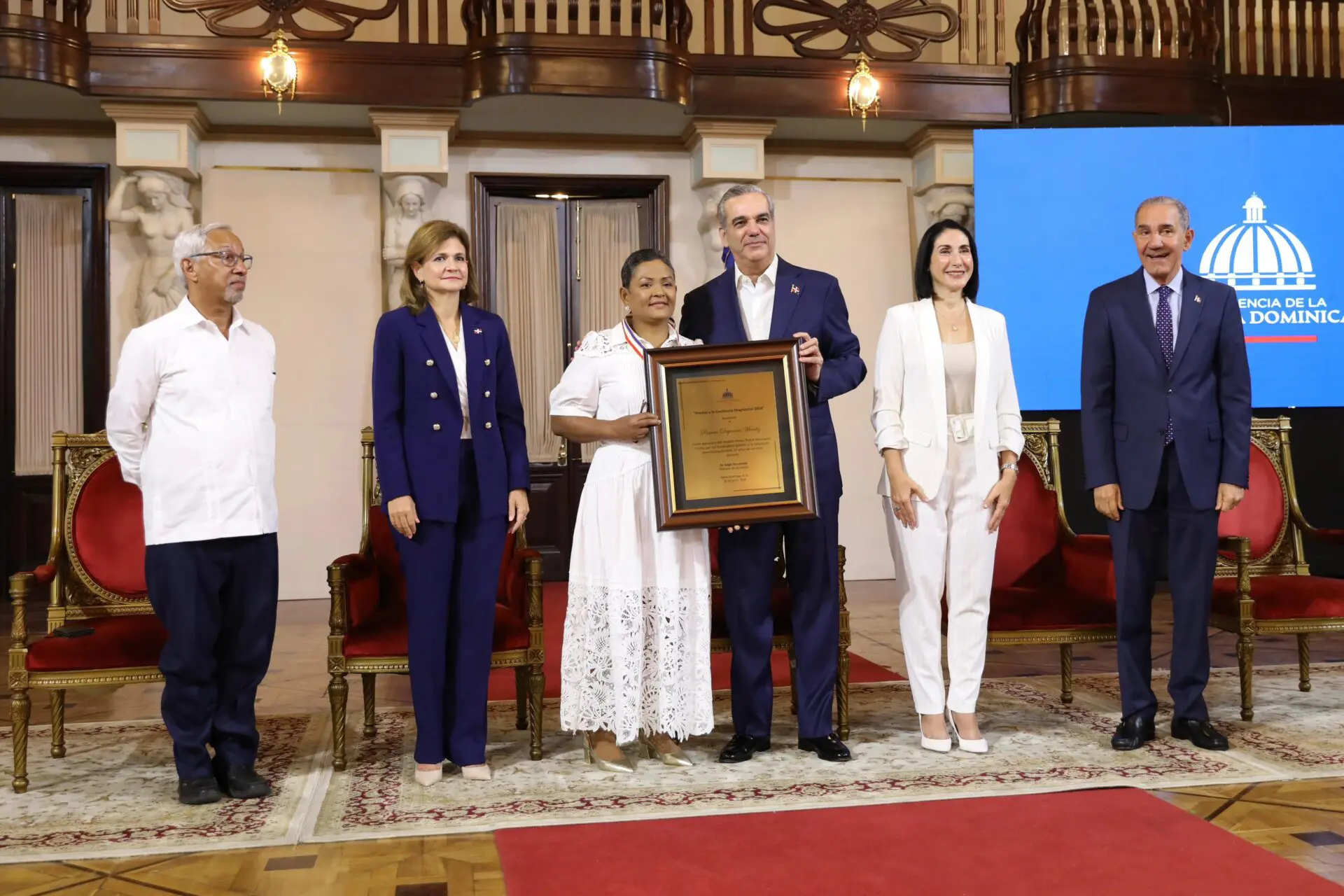 Gobierno entrega Premio a la Excelencia Docente de Educación Superior