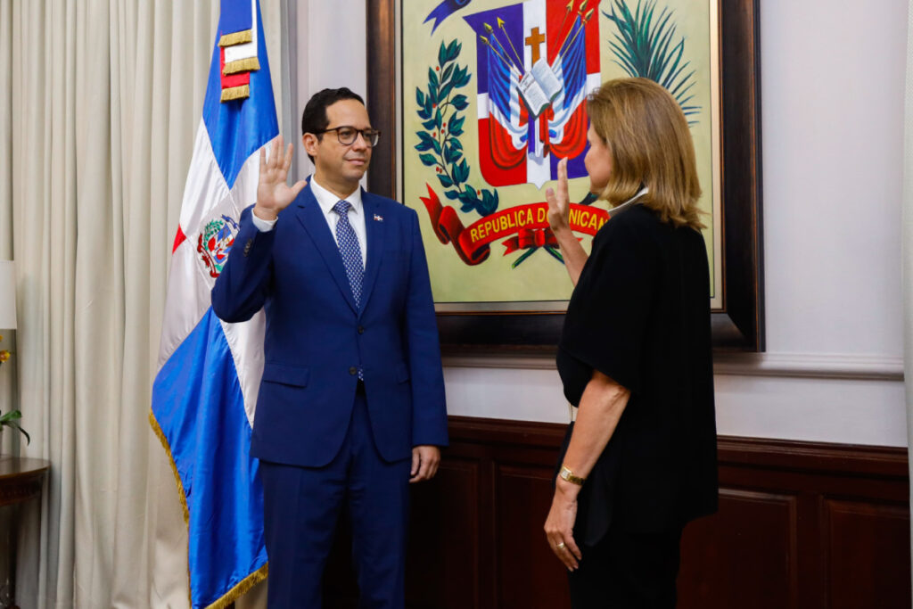 New Ministers of Public Administration and Youth are sworn in