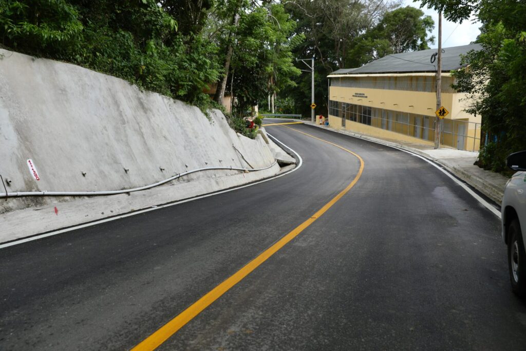 Government inaugurates Juan Veras-Las Yayitas highway