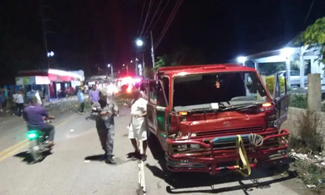 FOTOS | Lugar donde ocurrió accidente dejó al menos 11 muertos en Azua