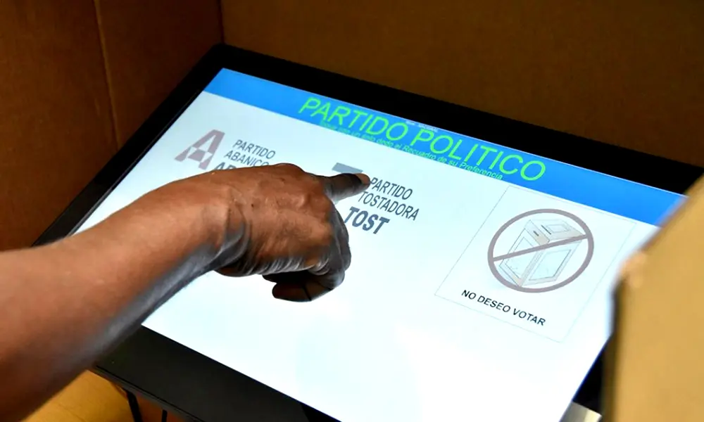 Planteamiento de la JCE revive tema del voto automatizado - Periódico ...