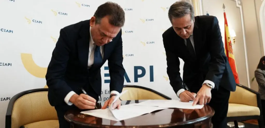MICM y EOI de España firman acuerdo para capacitar a cinco mil ...