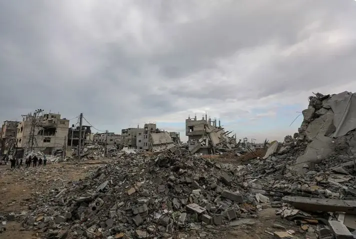 Al menos 40 muertos y casi 100 heridos en los ataques israelíes
