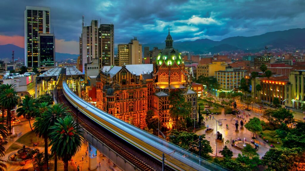 Medellín, vibrante, residente y maravillosa  y de las más populares sin visa para dominicanos