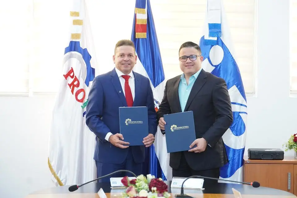 Firman acuerdo para fortalecer calidad y competitividad industrial