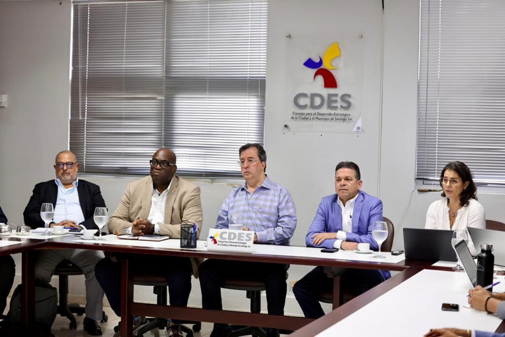 Los ejecutivos del CDES aprovecharon el encuentro para presentar las fortalezas competitivas de Santiago