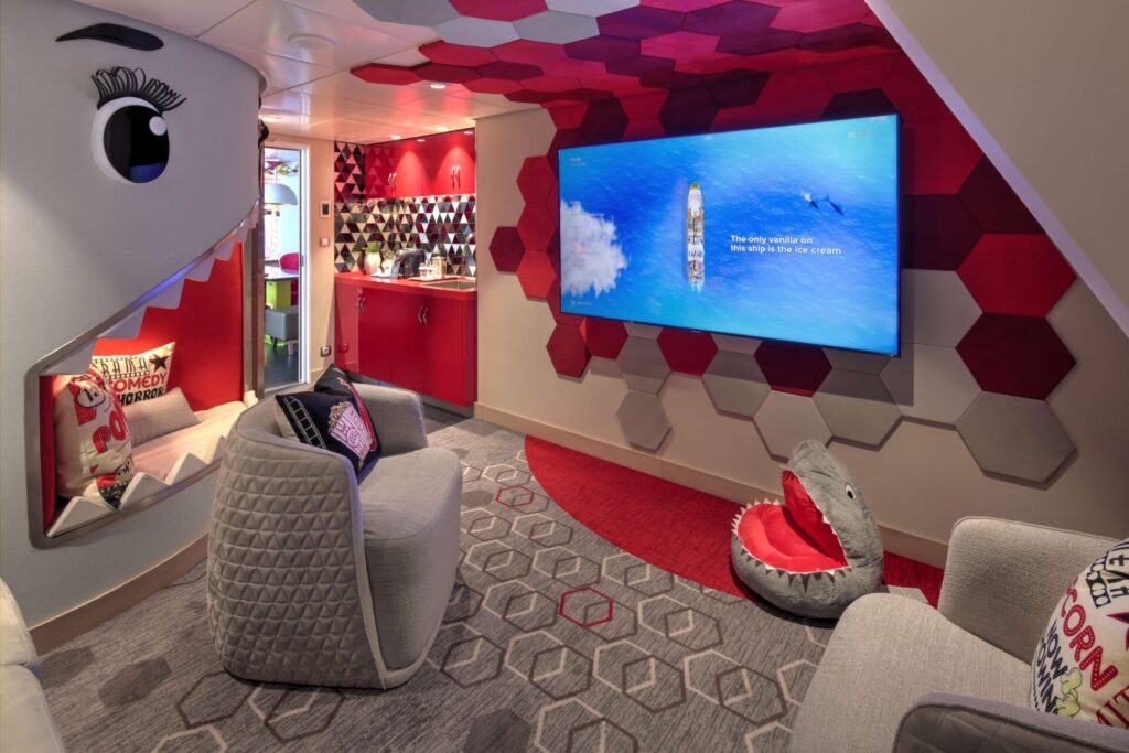 Samsung-Equips-Royal-Caribbean`s-Star-of-the-Seas(8)