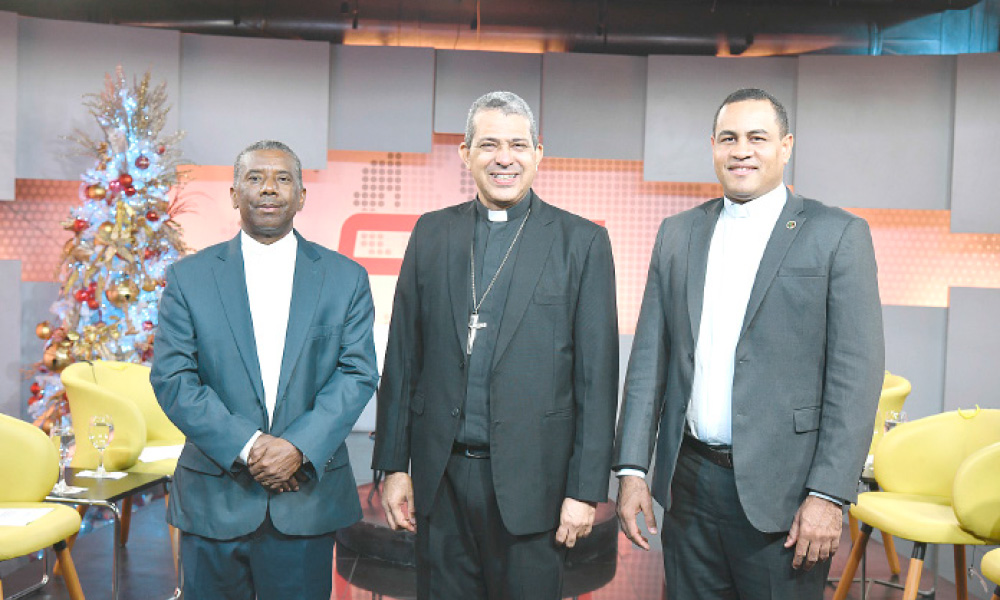 El arzobispo coadjutor y los sacerdotes expresaron preocupación por temas sociales.