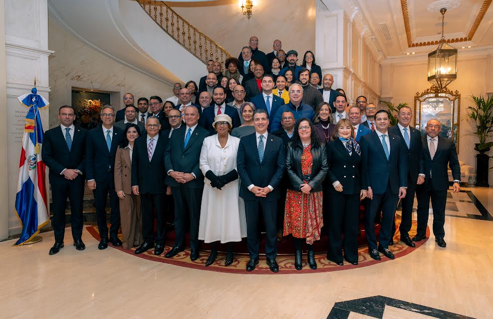 3- Ejecutivos del Banco Popular y los periodistas hablaron sobre el desempeño del financiamiento turístico y las perspectivas del sector.

