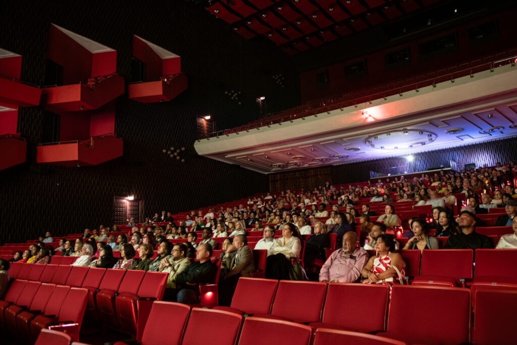 Público en el Teatro Nacional