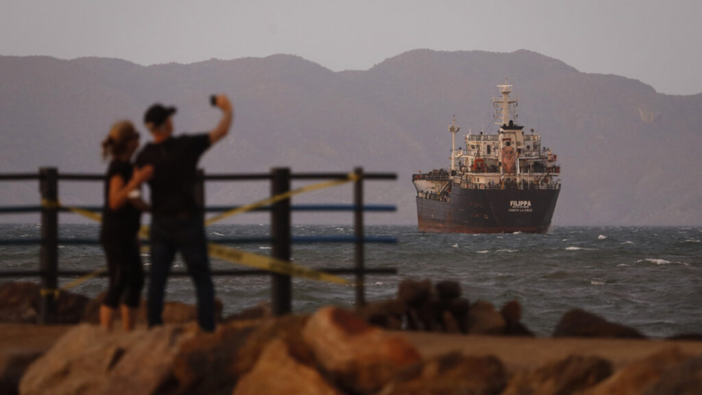 Un petrolero anclado frente a la costa de Anzoátegui, en Venezuela