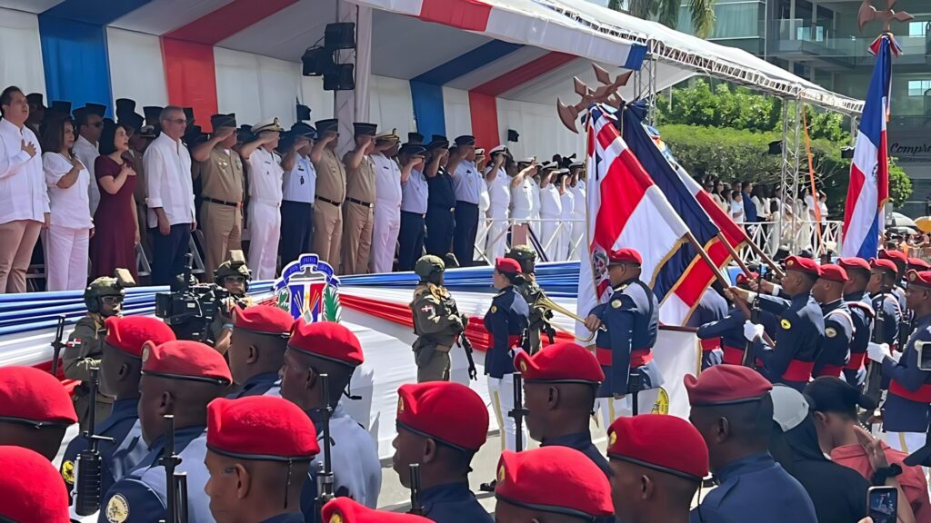 Desfile en conmemoración del 213 aniversario de Duarte