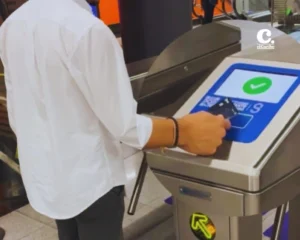 Ya puedes pagar con tu tarjeta bancaria en el Metro de Santo Domingo