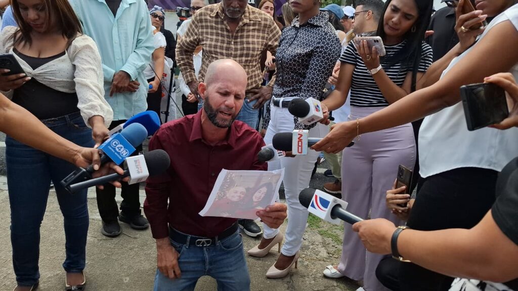 Misa en el Jet Set reúne a familiares y afectados a diez meses del colapso