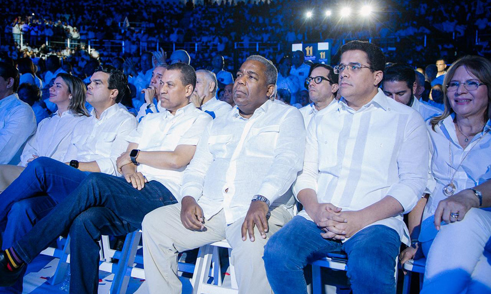 Dirigentes del PRM en el acto. 