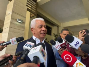 Senador Ricardo de los Santos expresa preocupación por hallazgos de contaminación en presa de Hatillo