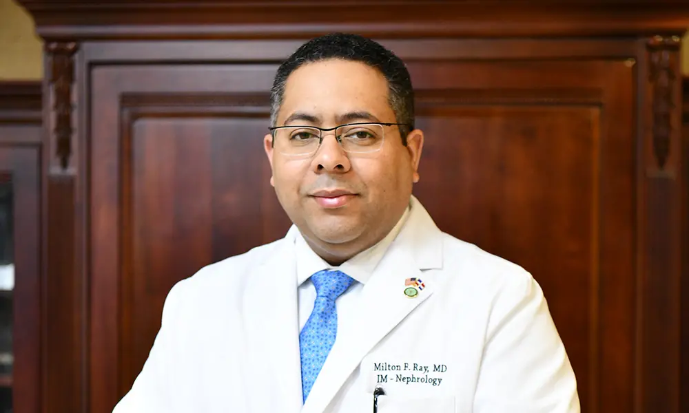 Milton Ray Capriles Especialista en nefrología y medicina interna