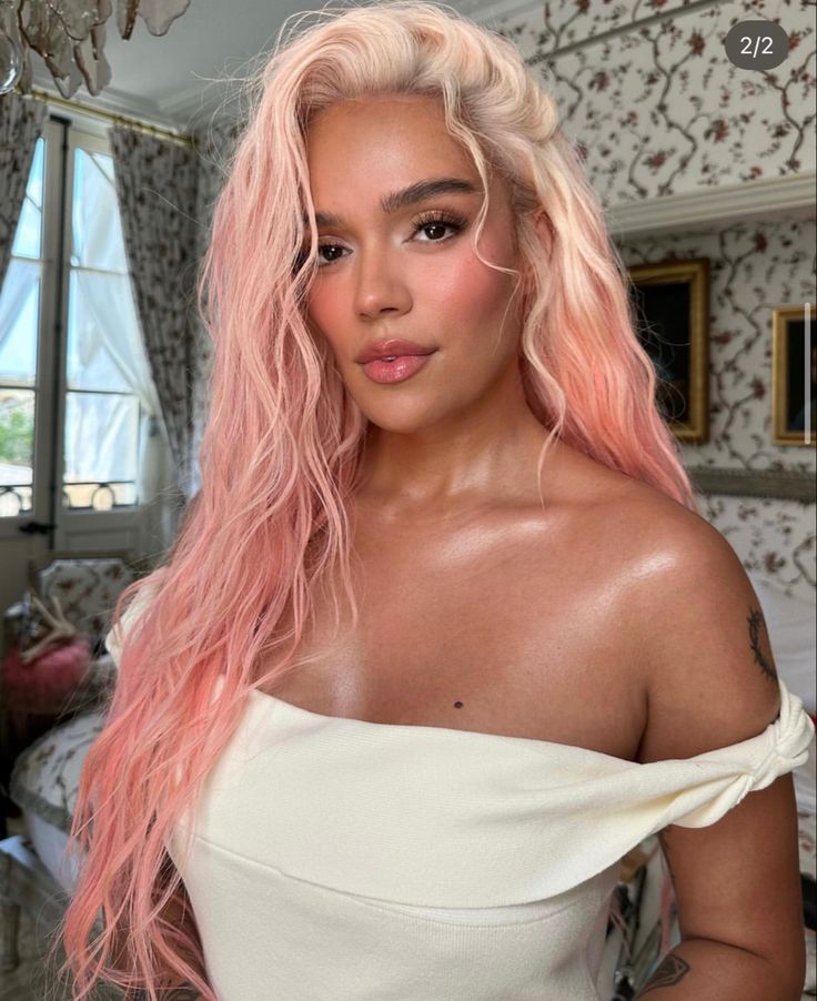 Karol G peach makeup