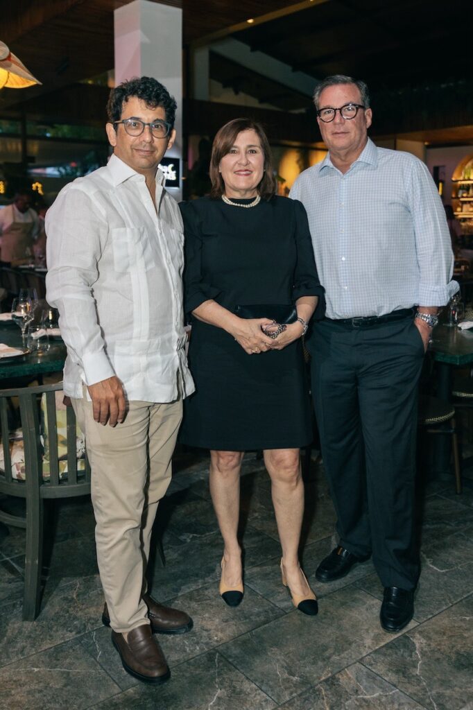 Esteban Corral, María Armenteros y José González del Rey 