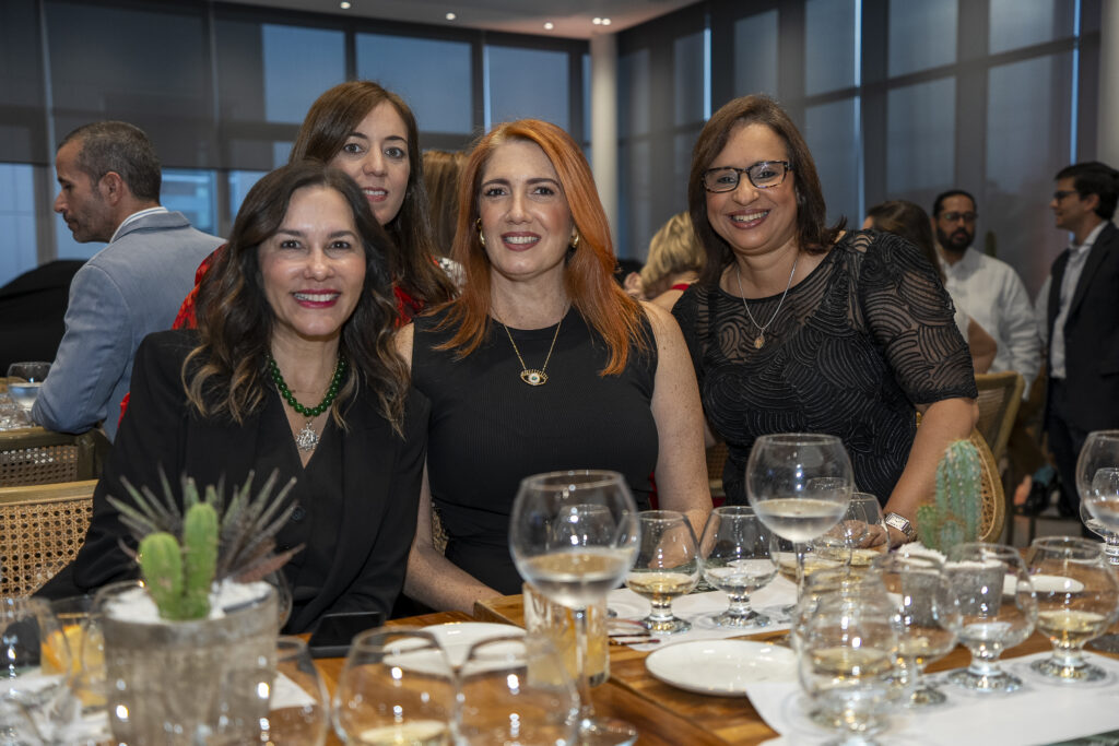 Paula Valverde, Crismarie Kury, Farah Vidal y Benahuare Pichardo