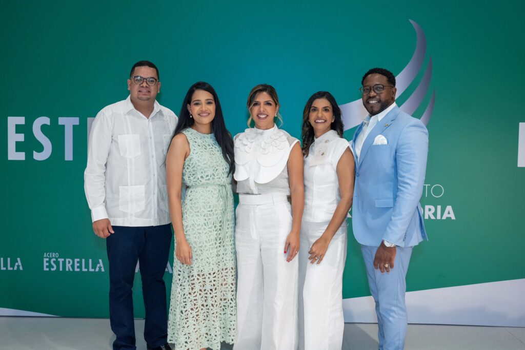 José Adonis Jorge, Karleny Rivas,  Jeaune Marie Badía, Glenia Martínez y Julio Willmore