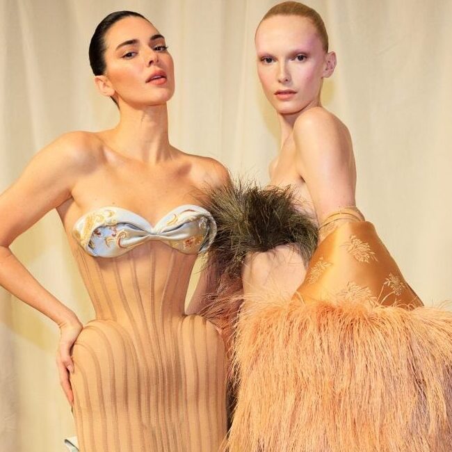 Icarus kendall jenner Schiaparelli